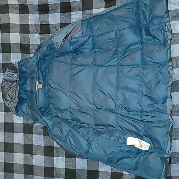 Eddie Bauer.  Lightweight puffer parka. Full-zip. Like-new.  Women's size Small. - Picture 11 of 16